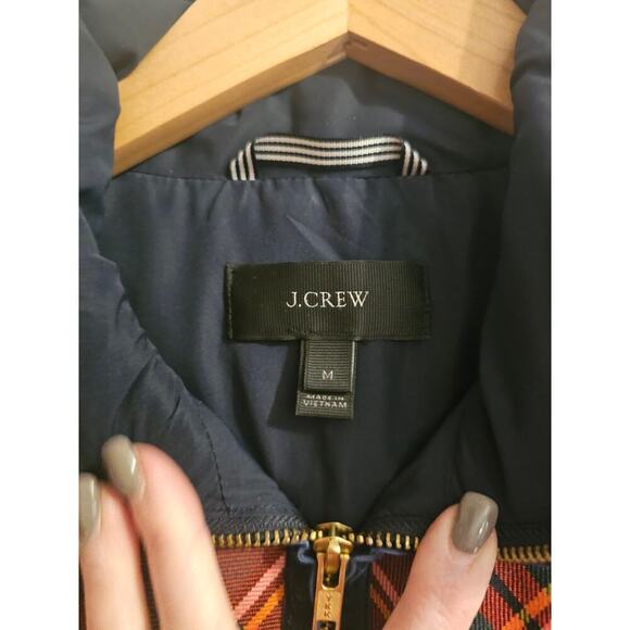 J. Crew Tartan plaid mountain puffer wool blend vest velvet trim sz medium new - Picture 8 of 9